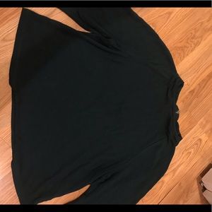 Slightly Cropped 3/4 Sleeve Flowy Top.